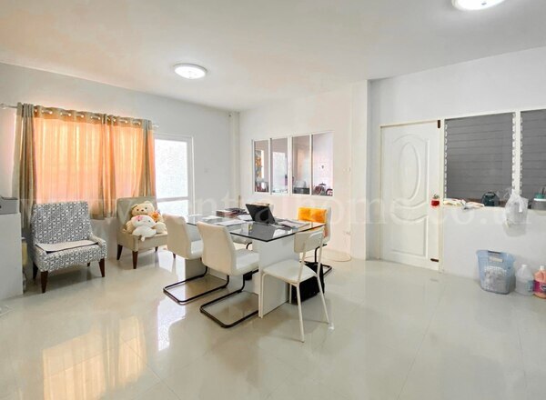 บ้านแฝด หมู่บ้าน กนกกุล ประชาอุทิศ 72