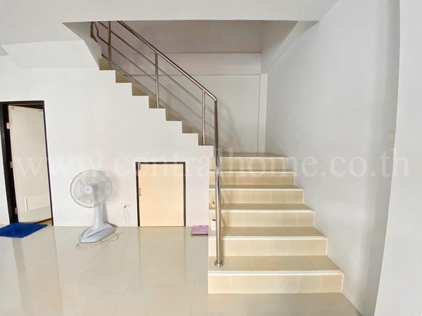 บ้านแฝด หมู่บ้าน กนกกุล ประชาอุทิศ 72