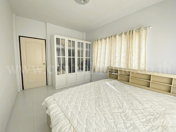 บ้านแฝด หมู่บ้าน กนกกุล ประชาอุทิศ 72