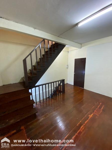 ขายตึกแถว3ชั้นติดถนนลาดพร้าว80 ห่างจากถนนเพียง 70 เมตร อยู่ใกล้รถไฟฟ้าสายสีเหลือง-สถานีลาดพร้าว71 เพียง 300 เมตร พื้นที่10ตรว. ปัจจุบันปล่อยให้เช่า