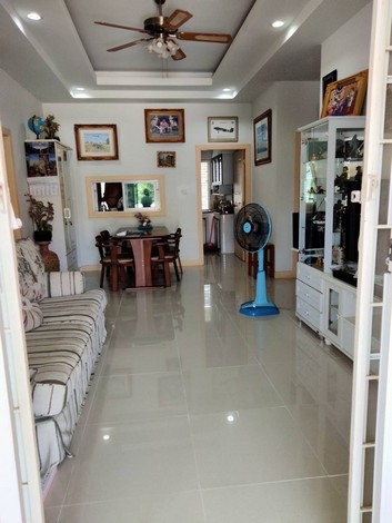 ขายบ้านเป็นบ้านโครงการ หมู่บ้านบรรยากาศดีมาก สงบ ไม่วุ่นวาย ใกล้ทะเล   หมู่บ้านล้อมรอบด้วยภูเขา อ.ปราณบุรี