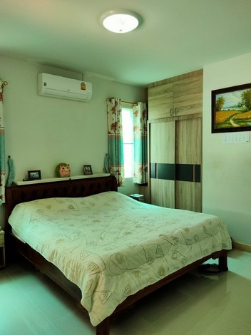 ขายบ้านเป็นบ้านโครงการ หมู่บ้านบรรยากาศดีมาก สงบ ไม่วุ่นวาย ใกล้ทะเล   หมู่บ้านล้อมรอบด้วยภูเขา อ.ปราณบุรี