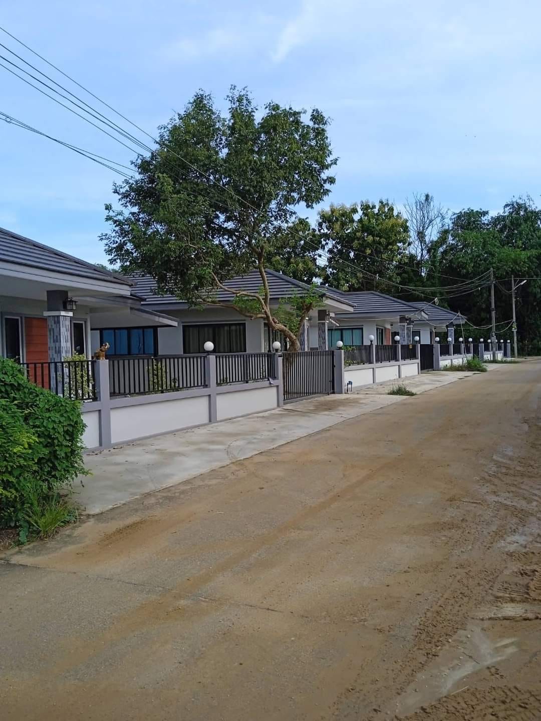 ขายบ้านเดี่ยวและบ้านแฝด  โครงการบ้านสิริสุข 2 อำเภอเมือง ชลบุรี