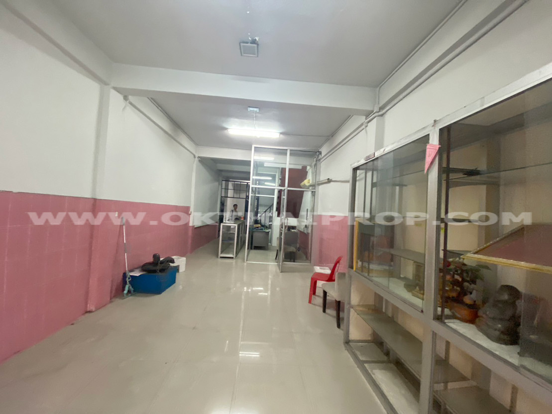 อาคารพาณิชย์ ถ.ติวานนท์ เมืองนนทบุรี