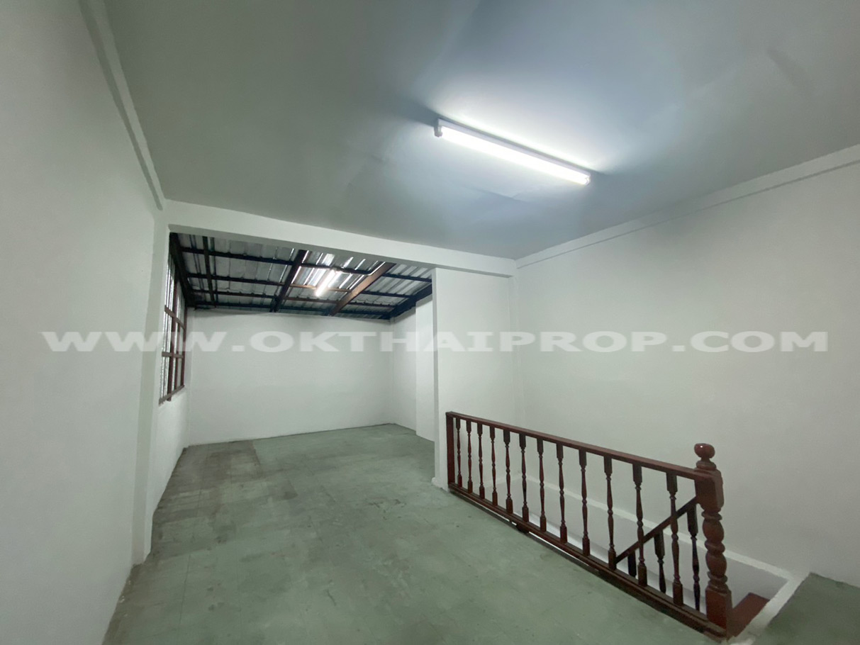 อาคารพาณิชย์ ถ.ติวานนท์ เมืองนนทบุรี