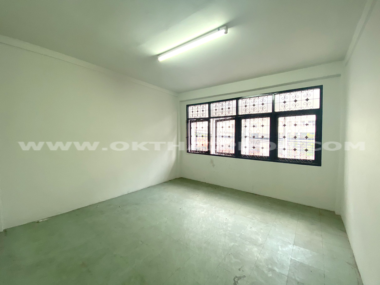 อาคารพาณิชย์ ถ.ติวานนท์ เมืองนนทบุรี