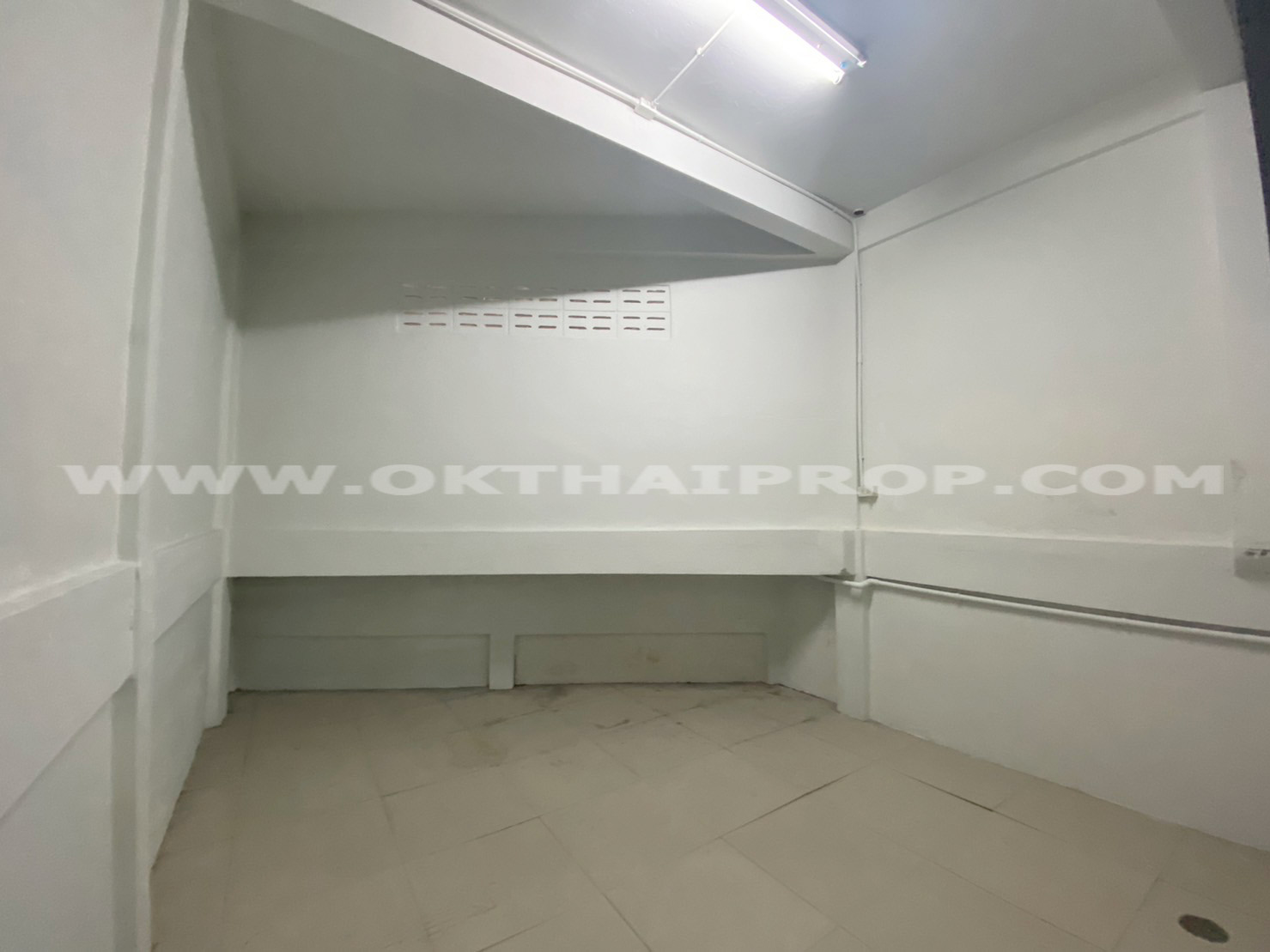 อาคารพาณิชย์ ถ.ติวานนท์ เมืองนนทบุรี