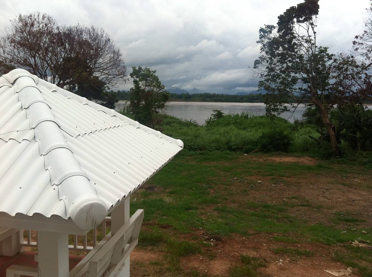 ขายที่ดินโฉนดริมแม่น้ำโขง อ.ท่าอุเทน จ.นครพนม 8ไร่86 ตรว.พร้อมบ้าน1หลัง วิวเทือกเขาลาว