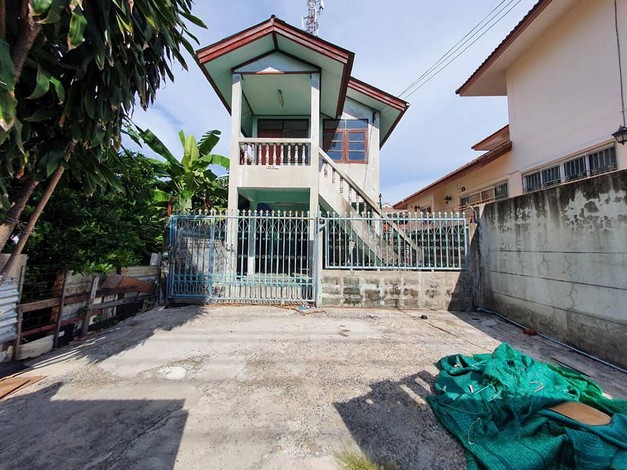 ขายบ้าน 2 ชั้น  ใกล้ BTS  เดินทางสะดวก ค้าขายได้ ทำเลทอง สมุทรปราการ 