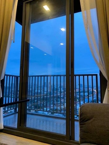 ขายคอนโดThe Line วงศ์สว่าง 52 ตร.ม 2 ห้องนอน  ตกแต่งครบ วิวแม่น้ำ เจ้าของขายเอง