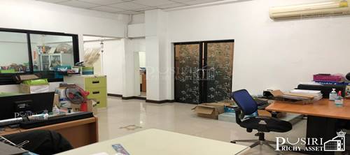 ขายโรงงาน 151.9 ตร.ว พร้อมเครน2ตัน + ห้องพักคนงานและ พื้นที่ด้านข้างที่สามารถต่อเติมได้ ซ.ท่าข้าม 16 - KK3773S