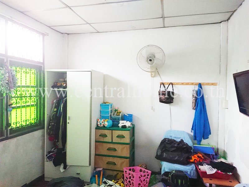 ทาวน์เฮ้าส์ หมู่บ้าน สมิทธิโชติ ลาดพร้าว วังหิน ทำเลดี