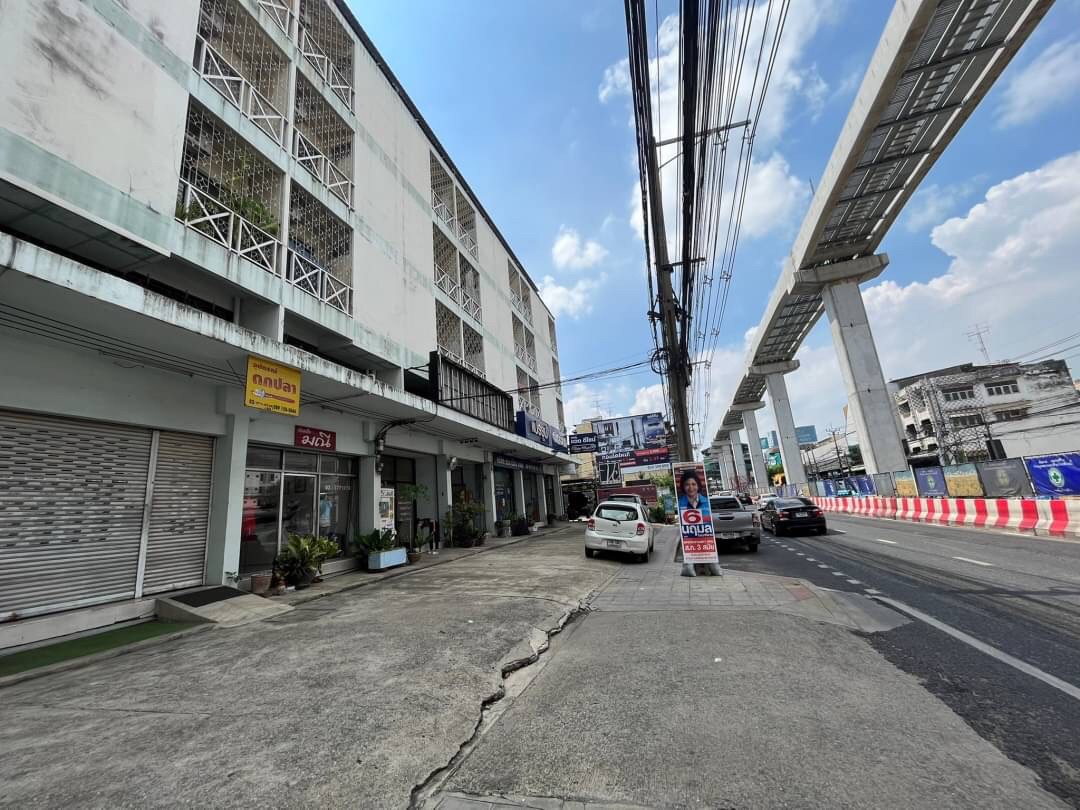 ขายอพาร์ทเม้นท์ติดถนน ใกล้แยกลำสาลี ใกล้ ม.รามฯ