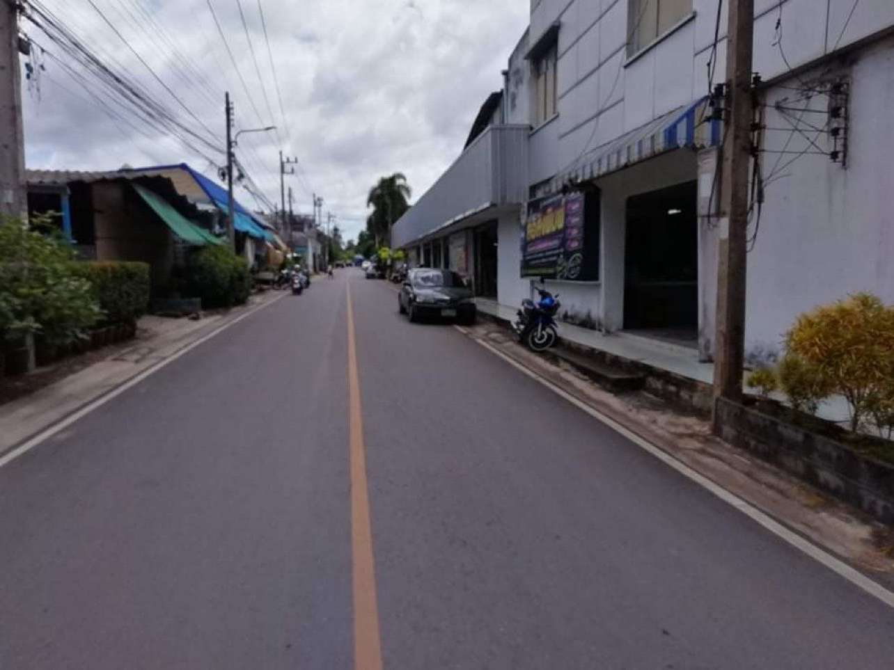 ขายที่ดินถมแล้ว ทำเลดี ถนนดอนนก ตำบลมะขามเตี้ย อำเภอเมืองสุราษฎร์ธานี (เจ้าของขายเอง)