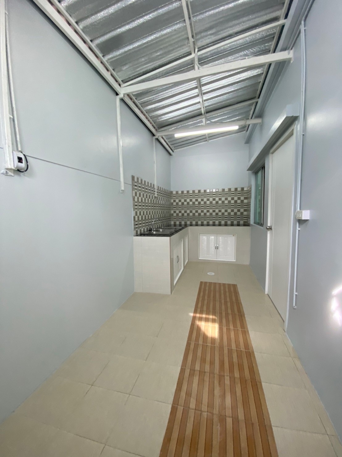 ขายถูก พฤกษา103 สำโรง-ปู่เจ้า บ้านมุม ตกแต่งสวย พร้อมอยู่  มีพื้นที่ด้านข้างเหลือๆ 