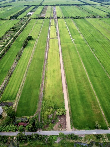 ถูกมาก ที่ดินแบ่งขาย 1 ไร่ บ้านสวนคูณรัก หลักแสน พร้อมให้ทุกอย่าง แบบจัดเต็ม