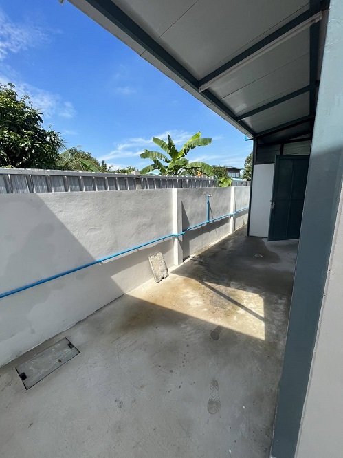 ขายหรือให้เช่าโกดัง พร้อมออฟฟิตชั้นล่าง​+ห้องพักชั้นลอย มีรั้วล้อมรอบส่วนตัว ในซอยวัดลาดปลาดุก นนทบุรี 