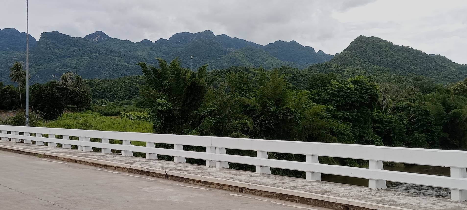 ขายที่สวยดินติดแม่น้ำ เหมาะสำหรับทำรีสอร์ทติดแม่น้ำ อำเภอไทรโยค   กาญจนบุรี