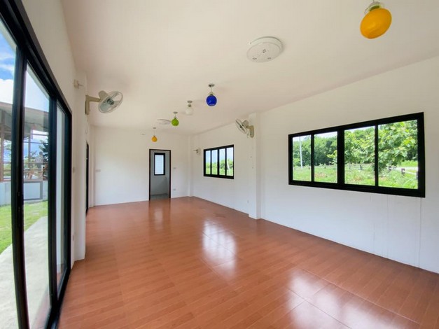 ขายที่ดิน 1 งานพร้อมบ้านพักตากอากาศ 2 หลัง ติดสิงห์ปาร์ค อำเภอเมืองเชียงราย จังหวัดเชียงราย