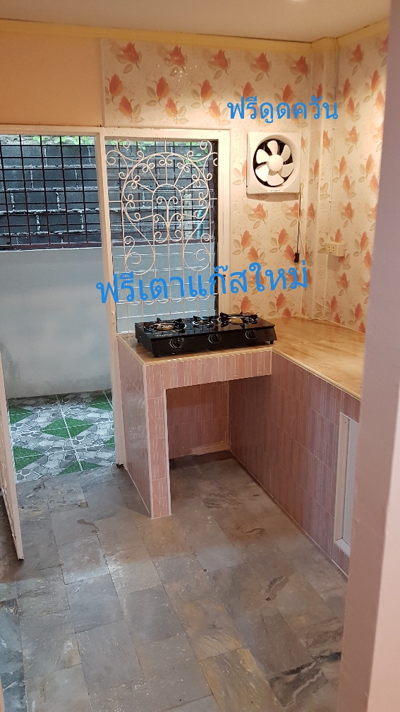 ขายทาวเฮาส์ใกล้ท่าอิฐถนนรัตนาธิเบศนั่งเก้าเดินมาbtsได้สถานีบางรักใหญ่ 2ห้องนอน  