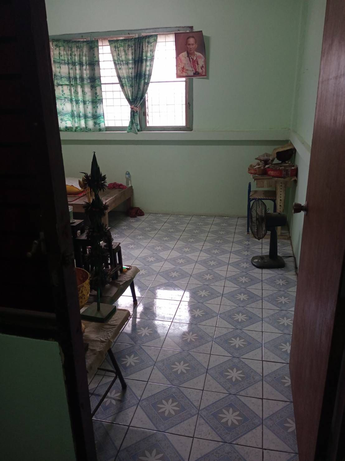 ขายตึกแถว/อาคารพาณิชย์ 16.8 ตารางวา 2 ชั้นครึ่ง ฟรีโอน (เงินสดลดอีก 50,000 บาท!!)