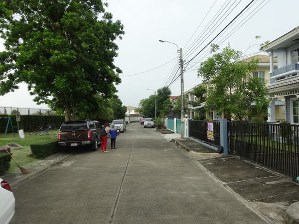 ขายบ้านเดี่ยว ม.ชลลดา วัดลาดปลาดุก นนทบุรี ใกล้ห้างเซ็นทรัลเวสเกต รถไฟฟ้าสายสีม่วง