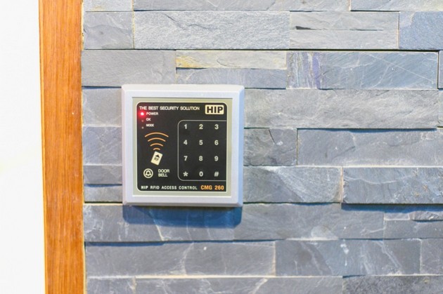 ขายโฮสเทลขนาดเล็ก 5 ชั้นรวมชั้นด่านฟ้า พร้อมเฟอร์นิเจอร์ลอยครบสามารถเริ่มธุรกิจได้ทันที พร้อมฐานลูกค้า อ.เมืองเชียงใหม่ จ.เชียงใหม่