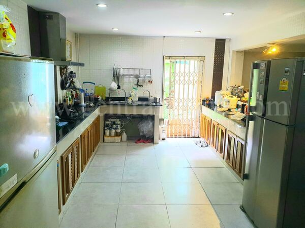 อาคารพาณิชย์ 2 คูหา หมู่บ้าน ดีเค บางบอน