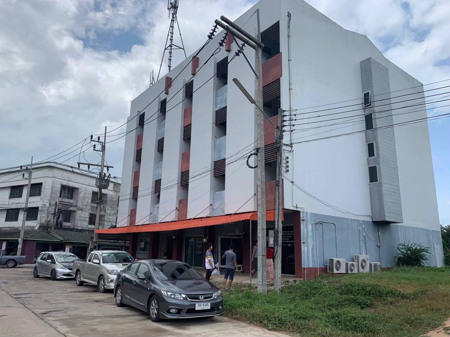 ขายหอพัก 4 ชั้น ทำเลดี ใกล้โรงเรียนนวมินทร์ สงขลา ใกล้ห้าแยกน้ำกระจาย 