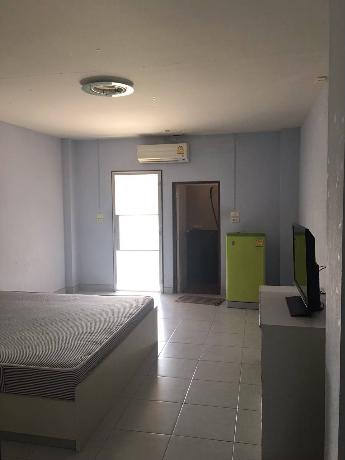 ขายหอพัก 4 ชั้น ทำเลดี ใกล้โรงเรียนนวมินทร์ สงขลา ใกล้ห้าแยกน้ำกระจาย 