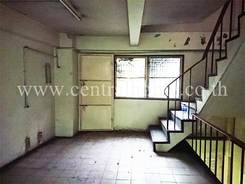 อาคารพาณิชย์ ติดถนน แจ้งวัฒนะ - ปากเกร็ด หลังริม ทำเลดี