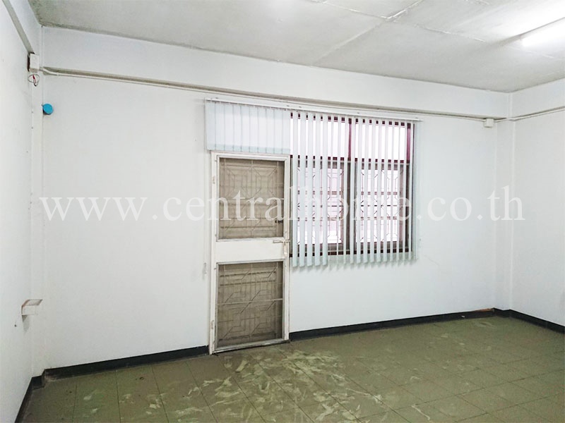 อาคารพาณิชย์ ติดถนน แจ้งวัฒนะ - ปากเกร็ด หลังริม ทำเลดี