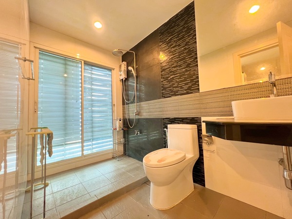 บ้านแฝด หมู่บ้าน ธาราดี ราชพฤกษ์