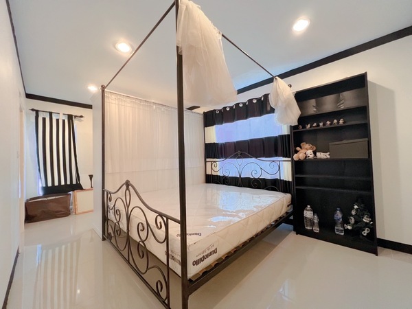 บ้านแฝด หมู่บ้าน ธาราดี ราชพฤกษ์