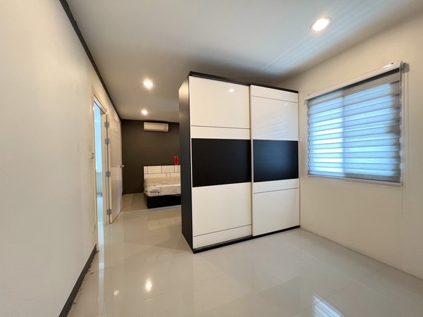 บ้านแฝด หมู่บ้าน ธาราดี ราชพฤกษ์