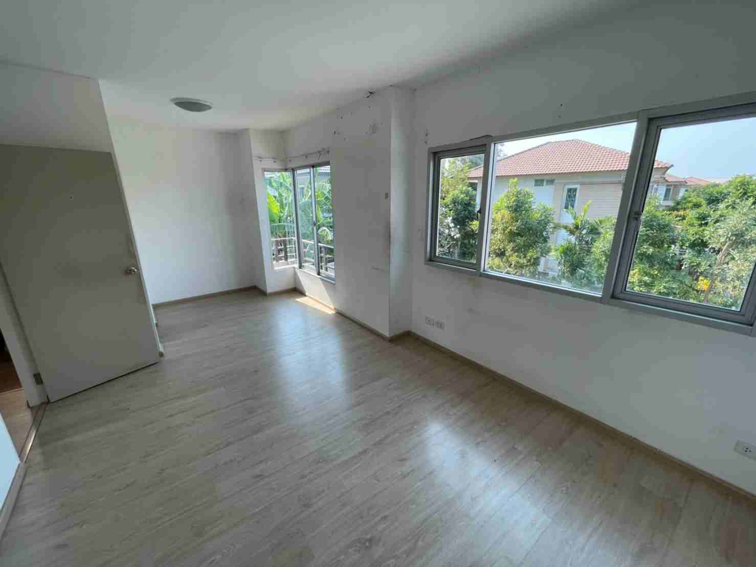 ขายทาวน์เฮ้าส์หลังริม เอโทล มัลดีฟส์ บีช ศรีนครินทร์-วงแหวน