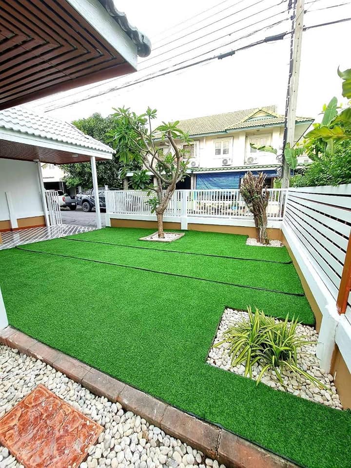 ขายบ้านแฝดหลังใหญ่ มีพื้นที่ด้านข้าง เลี้ยงสัตว์ได้ ทำเลดีเข้าออกได้ 2 ทาง