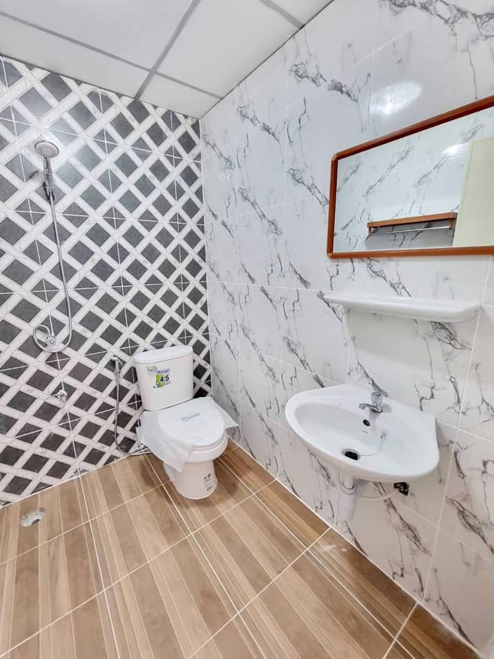 ขายบ้านแฝดหลังใหญ่ มีพื้นที่ด้านข้าง เลี้ยงสัตว์ได้ ทำเลดีเข้าออกได้ 2 ทาง