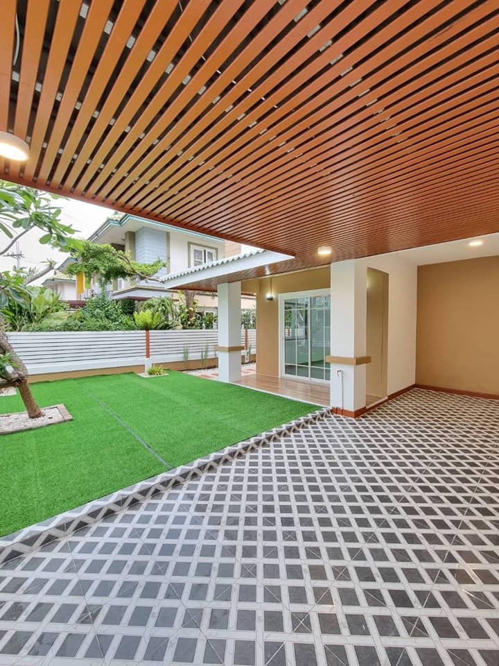 ขายบ้านแฝดหลังใหญ่ มีพื้นที่ด้านข้าง เลี้ยงสัตว์ได้ ทำเลดีเข้าออกได้ 2 ทาง