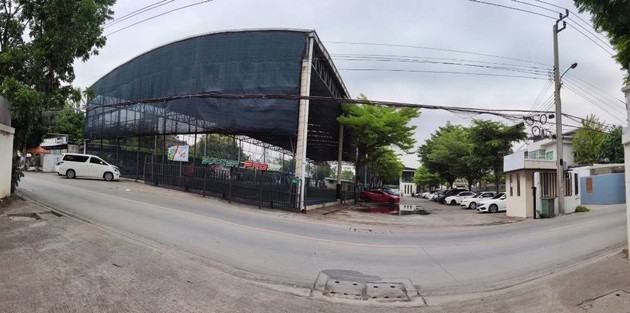 ให้เช่าที่ดิน ในซอยโยธินพัฒนา 3 ( อ่วมคุ้ม ) ตอนนี้เป็นสนามฟุตบอล Soccer Pro สาขา เลียบด่วนรามอินทรา 