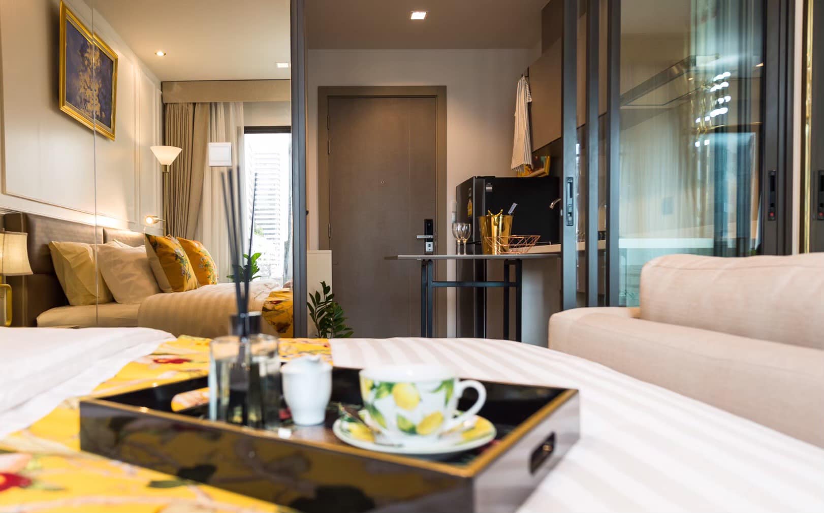 ไลฟ์ อโศก พระราม 9 (Condo Life Asoke - Rama 9) เฟอร์นิเจอร์ครบ + เครื่องใช้ไฟฟ้าครบ 
