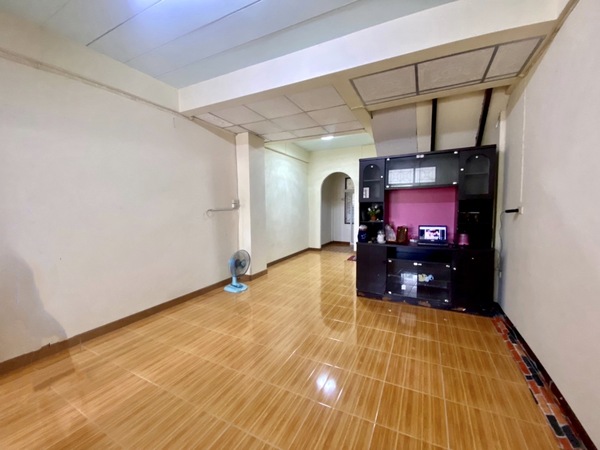 ทาวเฮ้าส์ หมู่บ้าน อยู่เจริญ คลอง 2 ธัญบุรี