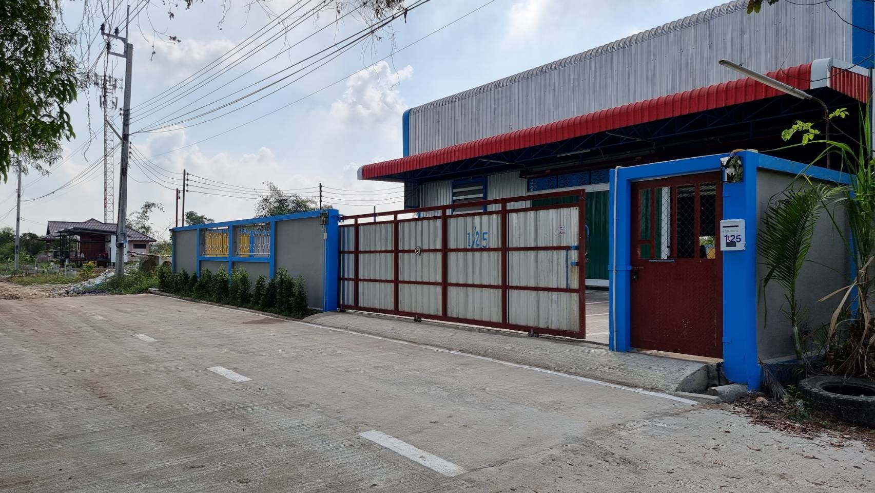 Warehouse & Factory โกดังพร้อมออฟฟิศให้เช่า ขนาด 340 ตรม  ลาดกระบัง มีนบุรี กรุงเทพ 