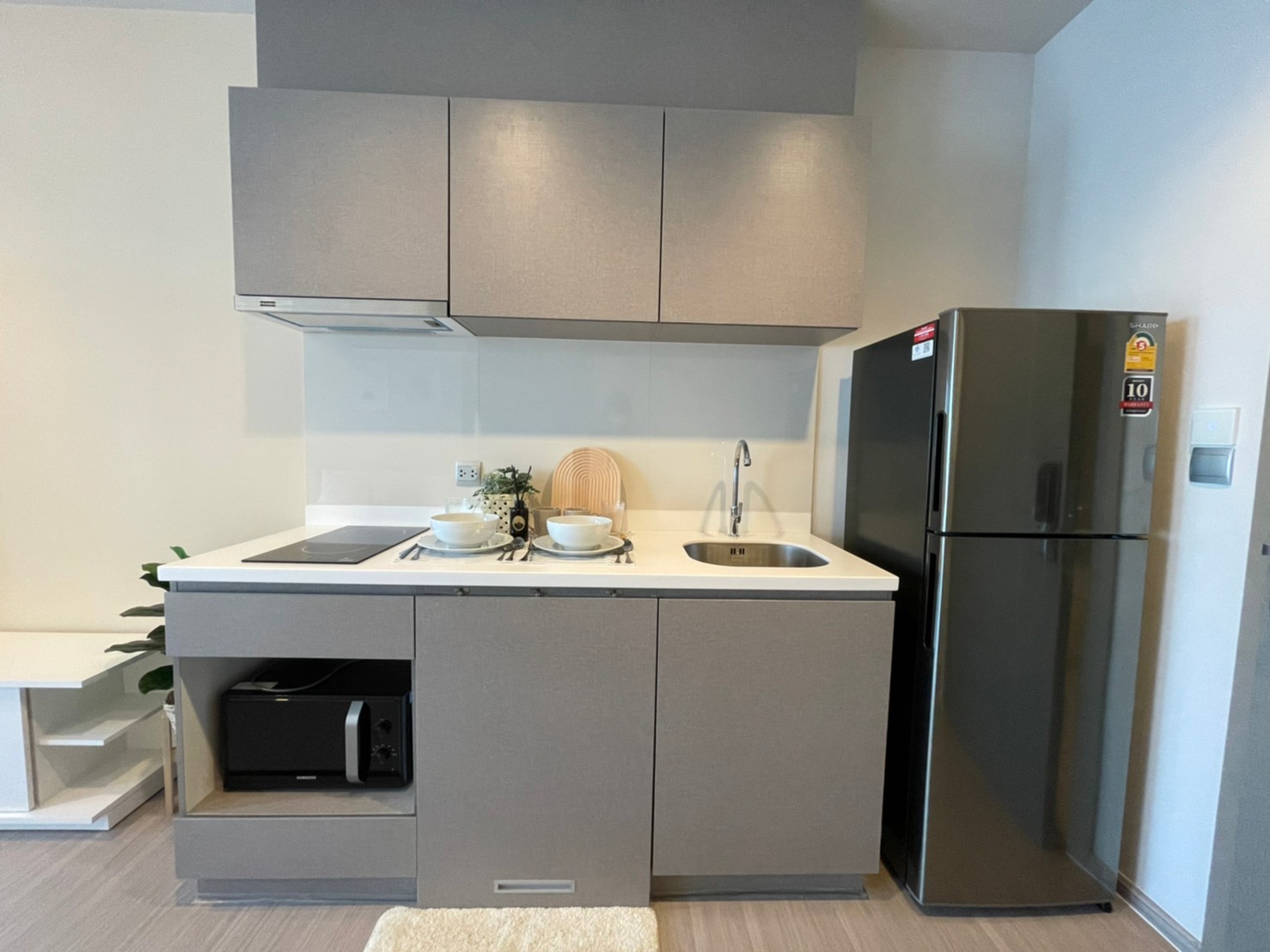 เช่า ไลฟ์ อโศก พระราม 9 (Condo Life Asoke - Rama 9) เฟอร์นิเจอร์ครบ + เครื่องใช้ไฟฟ้าครบ 