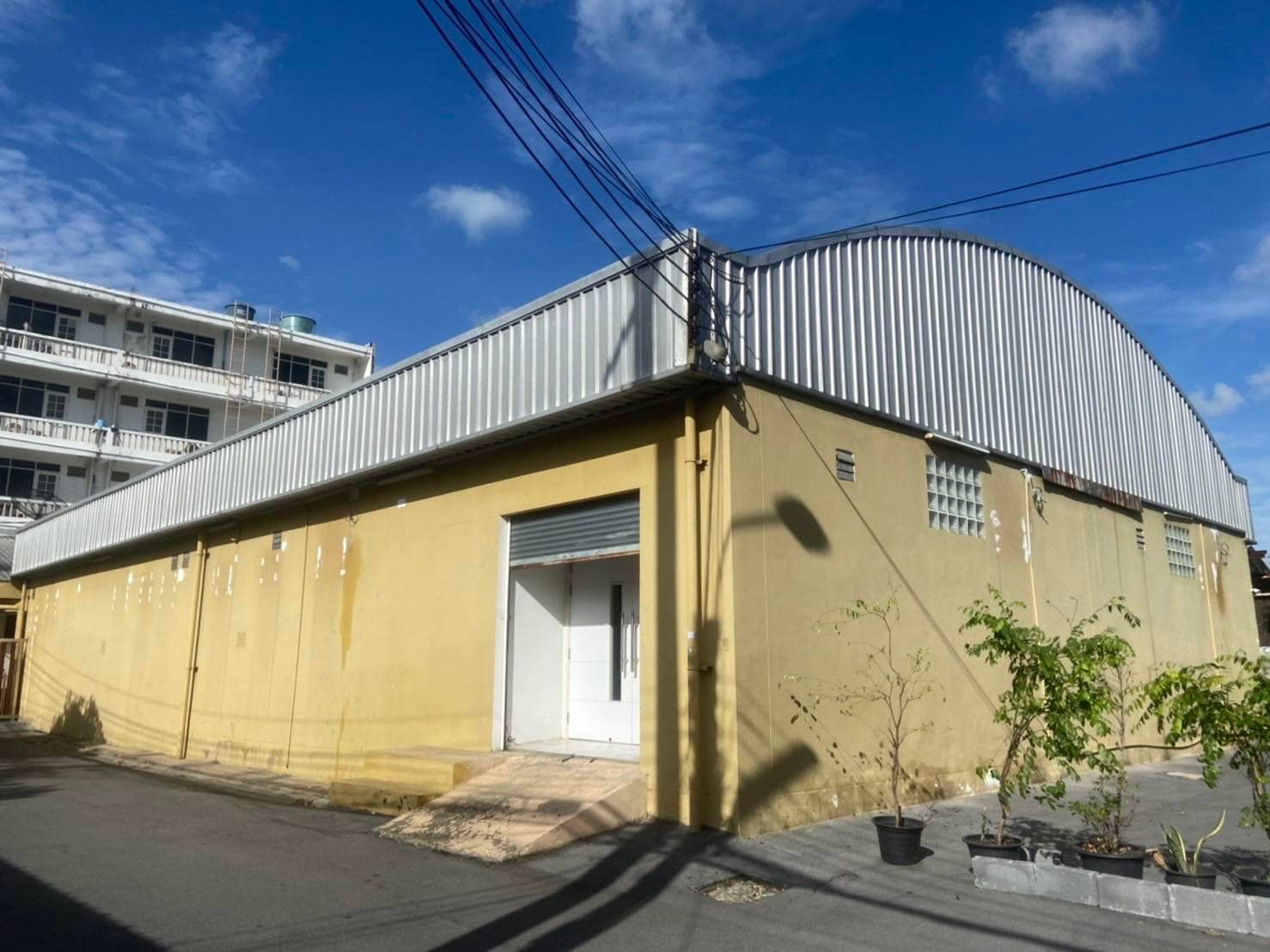 Warehouse & Factory โกดังให้เช่า สะพานสูง กรุงเทพกรีฑา 41 ใกล้สุวรรณภูมิ, นิคมลาดกระบัง  และกรุงเทพกรีฑาตัดใหม่