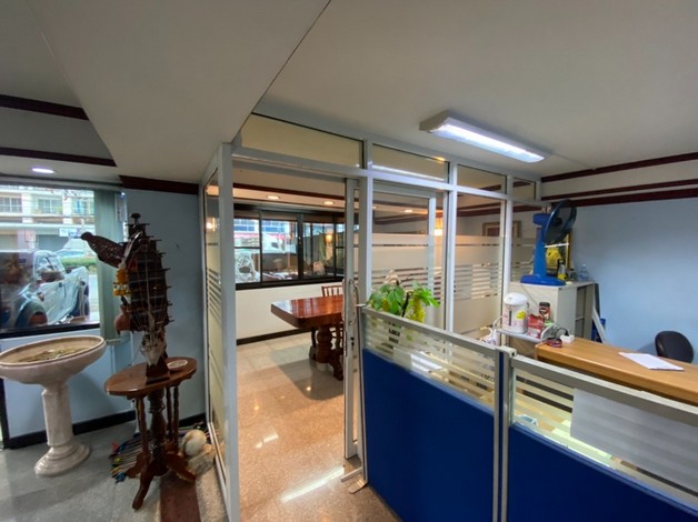 ขายอาคารพาณิชย์ 2 คูหา 5 ชั้น  ติดถนนเศรษฐกิจ ทำเลดี อำเภอเมืองสมุทรสาคร จังหวัดสมุทรสาคร