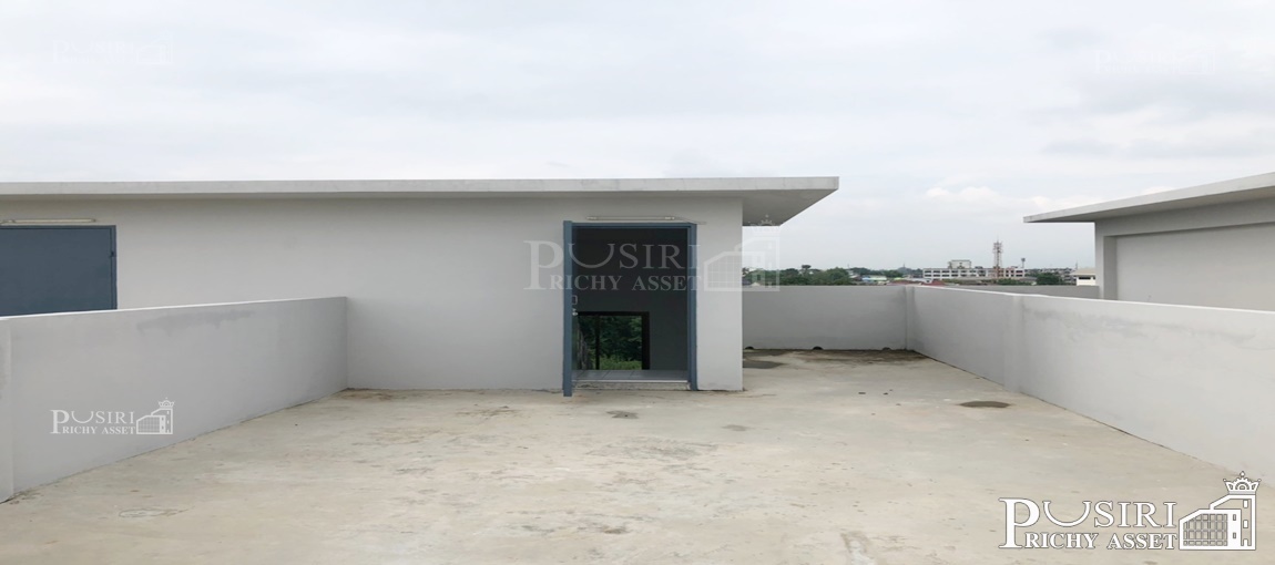 อาคารพาณิชย์ 8 ห้อง สร้างใหม่สไตล์โมเดิร์น 3.5 ชั้น+ดาดฟ้า พื้นที่ใช้สอย 260 ตร.ม. พร้อมเข้าอยู่ได้ทันที ทำลดี ติดถนนสายใยรัก ใกล้ตลาดกระทุ่มแบน เพียง 1.5 กม.KK4100S