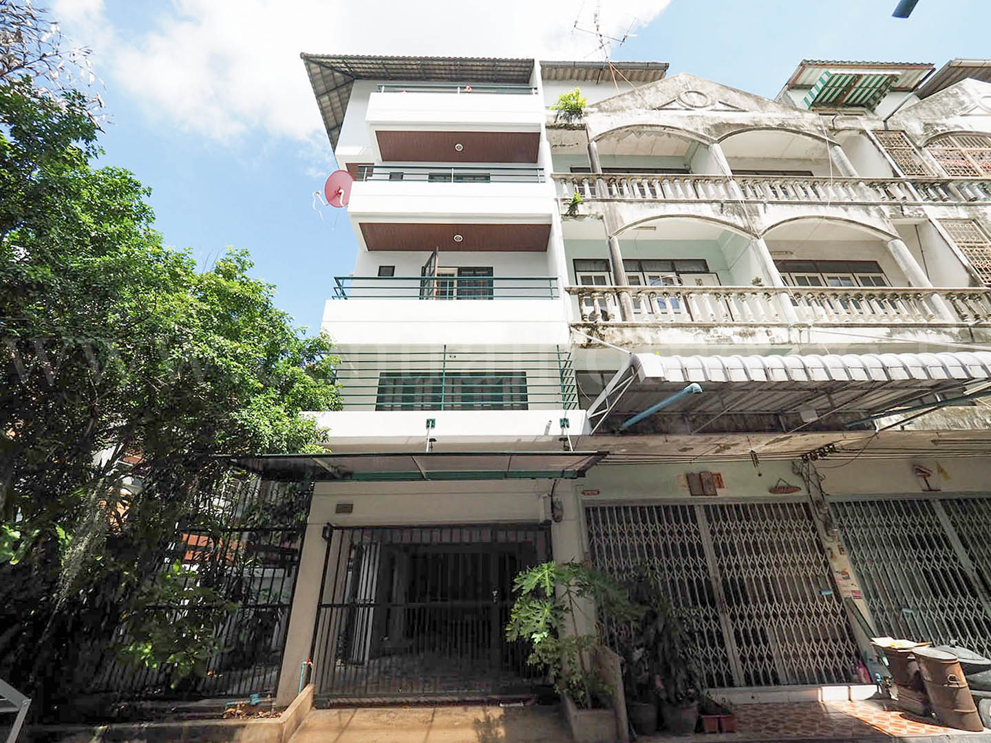 อาคารพาณิชย์ หลังริม พรานนก ซอย 7