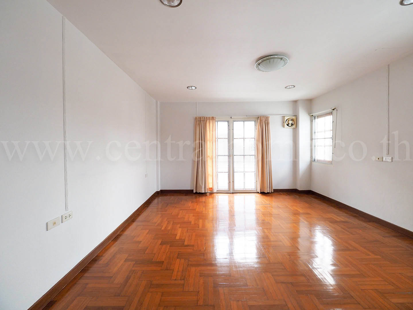 อาคารพาณิชย์ หลังริม พรานนก ซอย 7