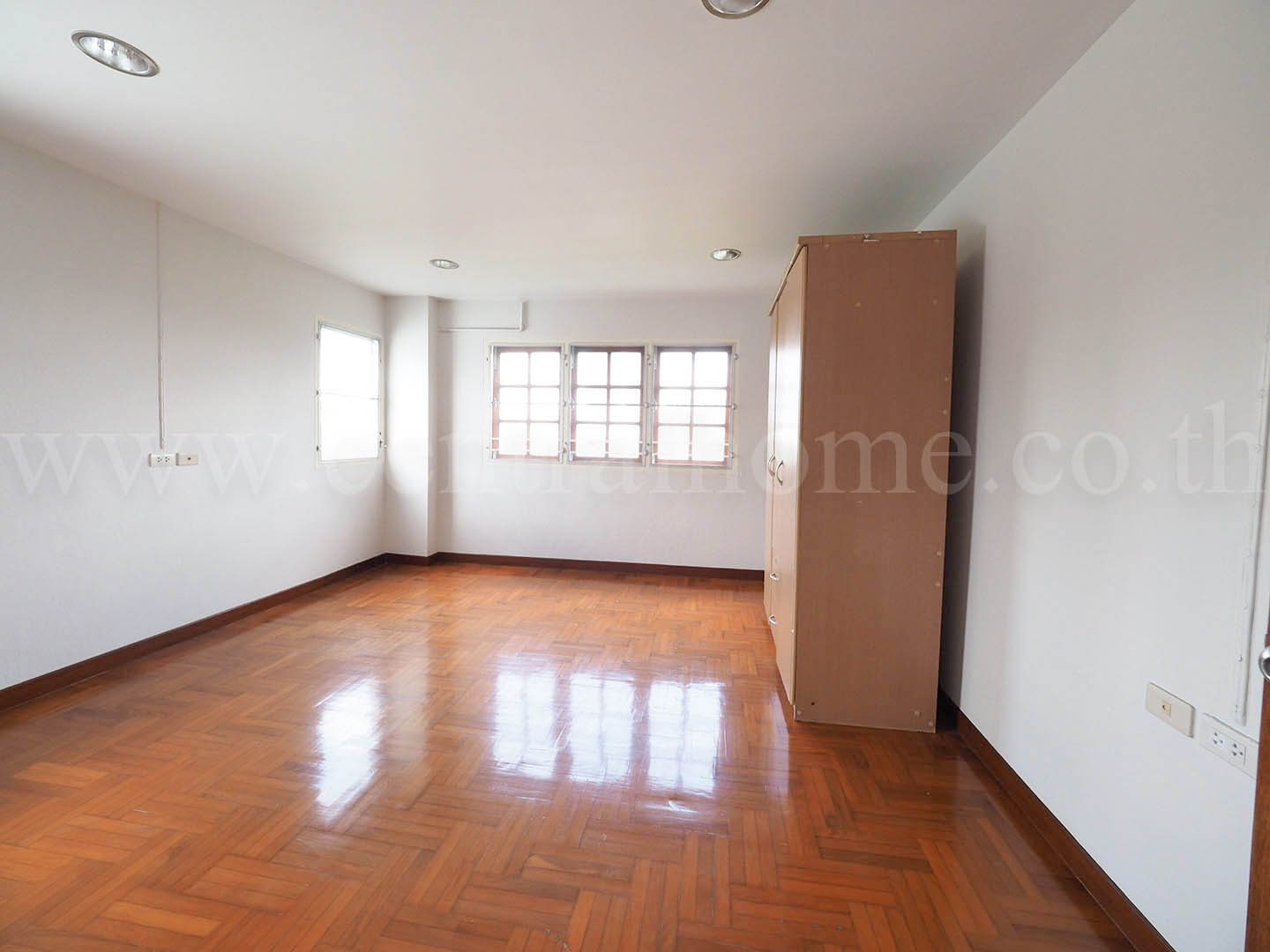 อาคารพาณิชย์ หลังริม พรานนก ซอย 7